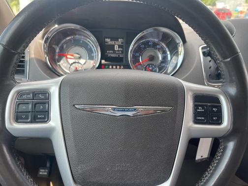 2016 Chrysler Town & Country Touring