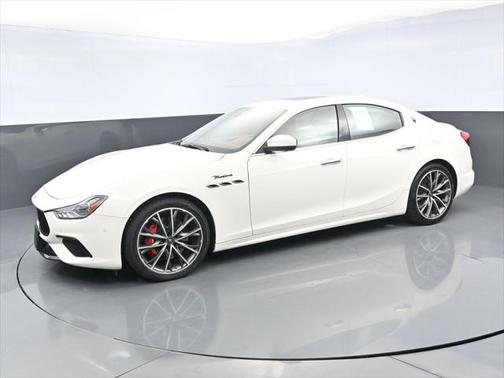 2022 Maserati Ghibli Modena Q4