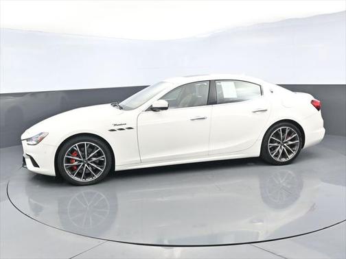2022 Maserati Ghibli Modena Q4