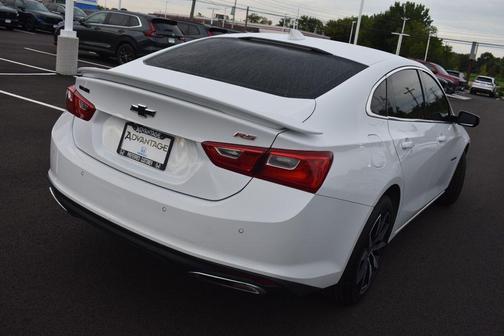 Summit White 2024 Chevrolet Malibu RS