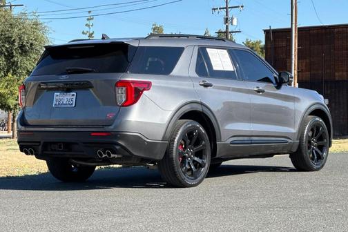 Gray Metallic 2022 Ford Explorer ST