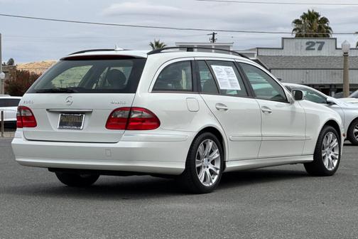 Arctic White 2009 Mercedes-Benz E-Class E 350