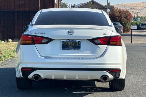 White 2023 Nissan Altima 2.5 SL