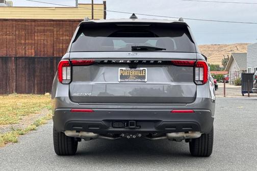 Carbonized Gray Metallic 2026 Ford Explorer Active