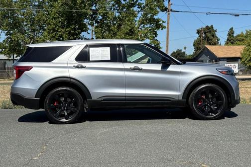 Silver Metallic 2022 Ford Explorer ST