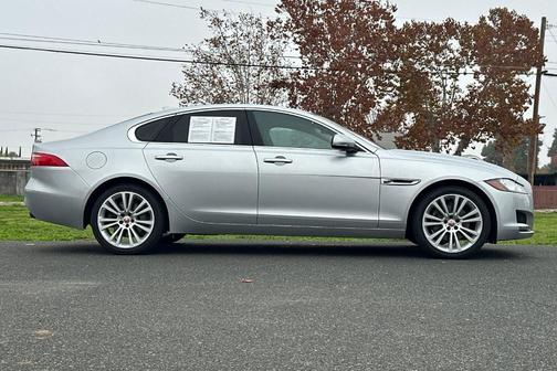2017 Jaguar XF 20d Prestige