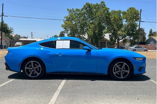2024 Ford Mustang ECOBOOST PREMIUM