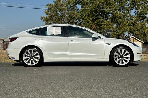 White 2019 Tesla Model 3 Standard Range Plus