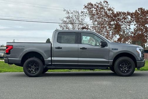 2025 Ford F-150 Lightning XLT