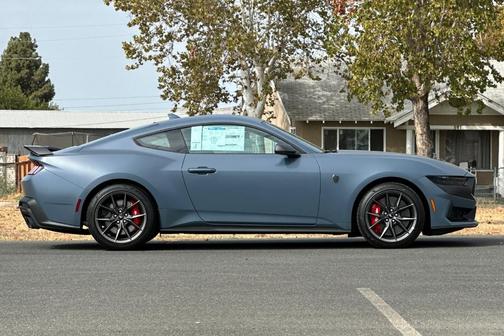 2025 Ford Mustang Dark Horse