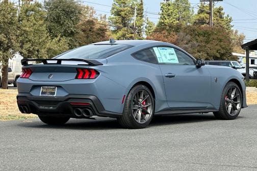 2025 Ford Mustang Dark Horse