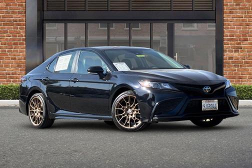 Midnight Black Metallic 2024 Toyota Camry SE Nightshade