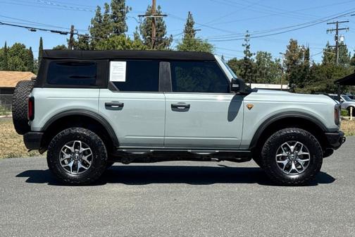 Cactus Green / Gray 2023 Ford Bronco Badlands