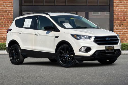 White Platinum Clearcoat Metallic 2019 Ford Escape SE