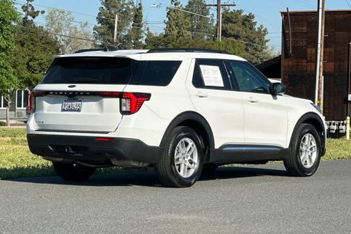 Star White Metallic Tri-Coat 2025 Ford Explorer Active