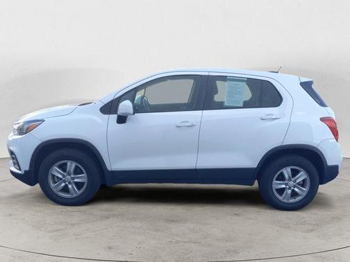 Summit White 2018 Chevrolet Trax LS