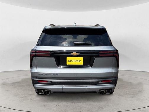 Sterling Gray Metallic 2026 Chevrolet Traverse LT
