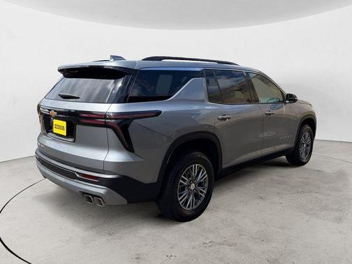 Sterling Gray Metallic 2026 Chevrolet Traverse LT