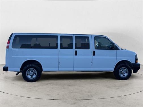 2023 Chevrolet Express 3500 LS