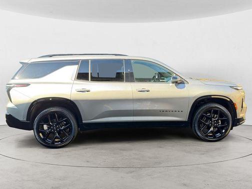 Sterling Gray Metallic 2025 Chevrolet Traverse RS