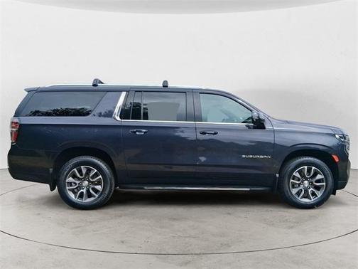 2022 Chevrolet Suburban LT