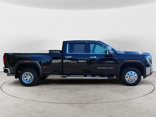 2024 GMC Sierra 3500 SLT