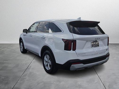 2025 Kia Sorento LX