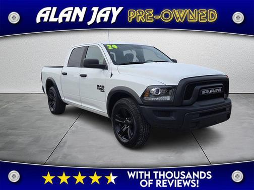 2024 RAM 1500 Classic Warlock Crew Cab 4x2 5'7' Box