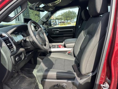 Delmonico Red Pearlcoat 2025 RAM 1500 Big Horn/Lone Star