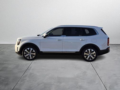 Glacial White Pearl 2022 Kia Telluride EX