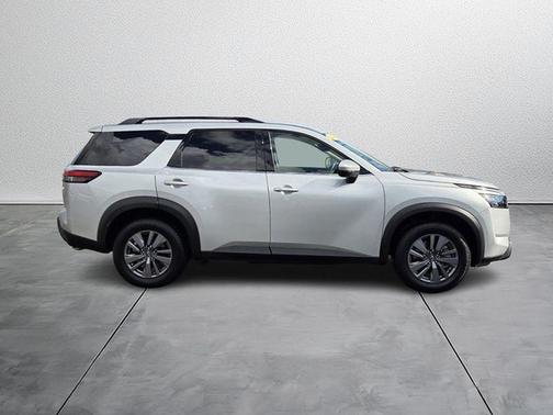 2024 Nissan Pathfinder SV FWD