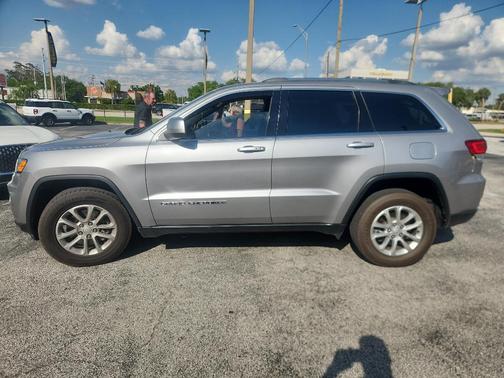 2021 Jeep Grand Cherokee Laredo
