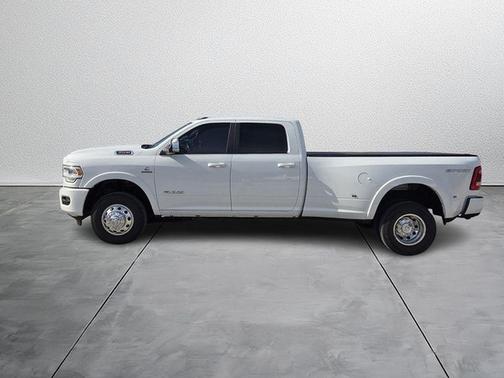 2022 RAM 3500 Laramie Crew Cab 4x4 8' Box