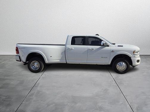 2022 RAM 3500 Laramie Crew Cab 4x4 8' Box