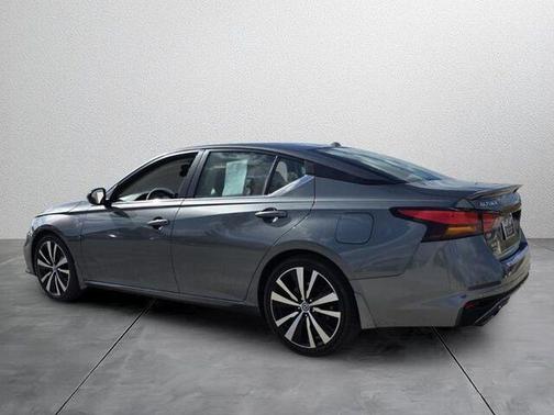 2020 Nissan Altima SR FWD