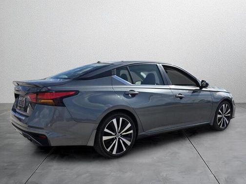 2020 Nissan Altima SR FWD