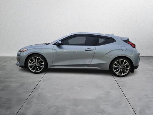 2021 Hyundai Veloster 2