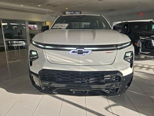 2025 Chevrolet Silverado EV RST