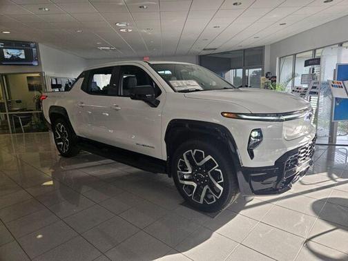 2025 Chevrolet Silverado EV RST