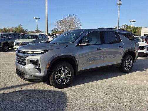 Sterling Gray Metallic 2026 Chevrolet Traverse LT