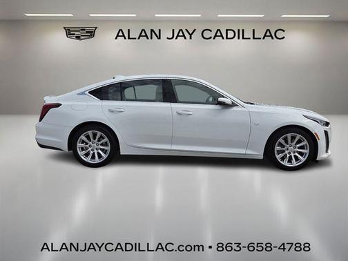 2022 Cadillac CT5 Luxury