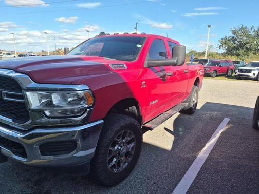2019 RAM 2500 Tradesman Crew Cab 4x4 6'4' Box