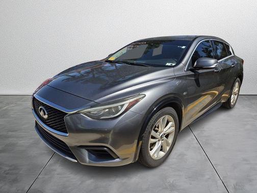 2018 INFINITI QX30 Luxury