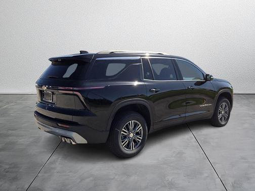 Mosaic Black Metallic 2026 Chevrolet Traverse LT