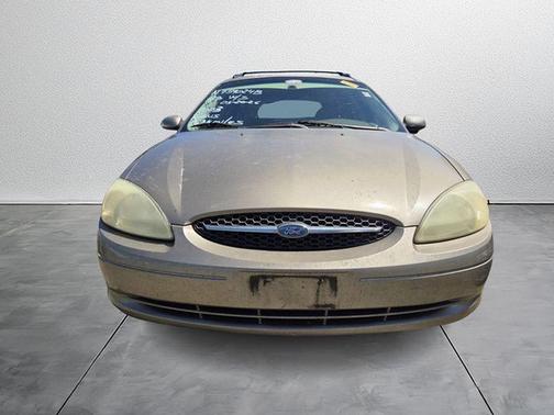 2003 Ford Taurus SE