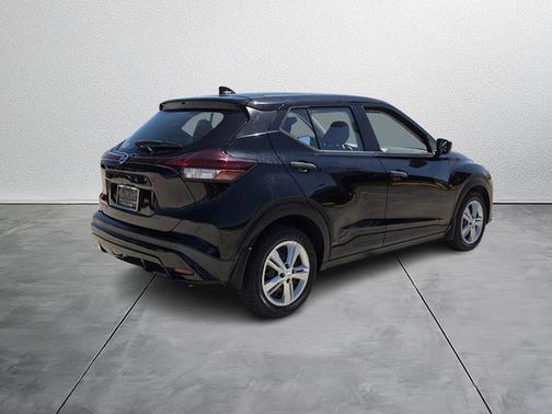 Super Black 2021 Nissan Kicks S