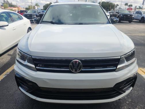 2021 Volkswagen Tiguan 2.0T SE R-Line Black