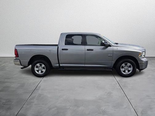 Billet Silver Metallic Clearcoat 2022 RAM 1500 Classic SLT