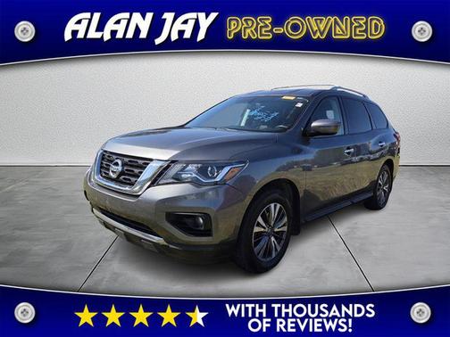 2017 Nissan Pathfinder SV