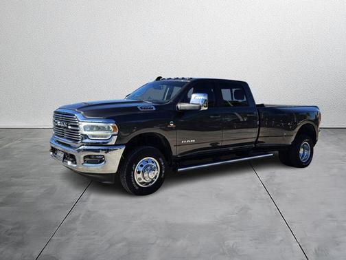 2024 RAM 3500 Laramie Crew Cab 4x4 8' Box